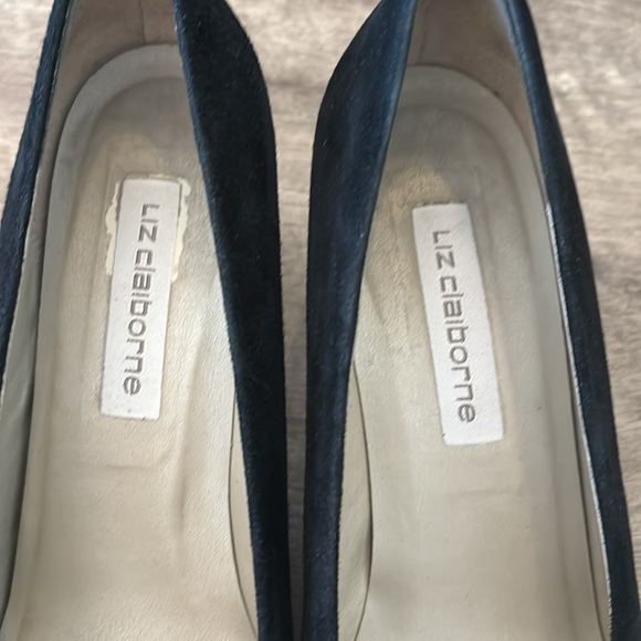 Liz Claiborne velour leather small heel shoes size 9 - Picture 3 of 5